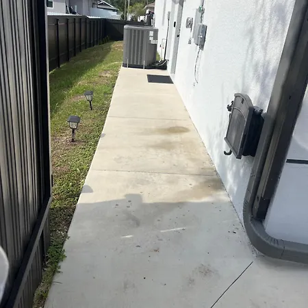 The Palm Suite Lehigh Acres Exterior photo